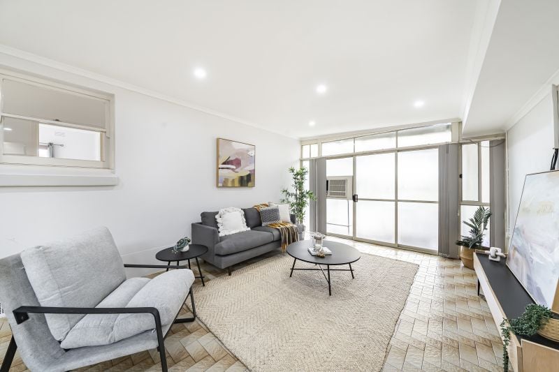 35 Alexander Avenue, Thomastown