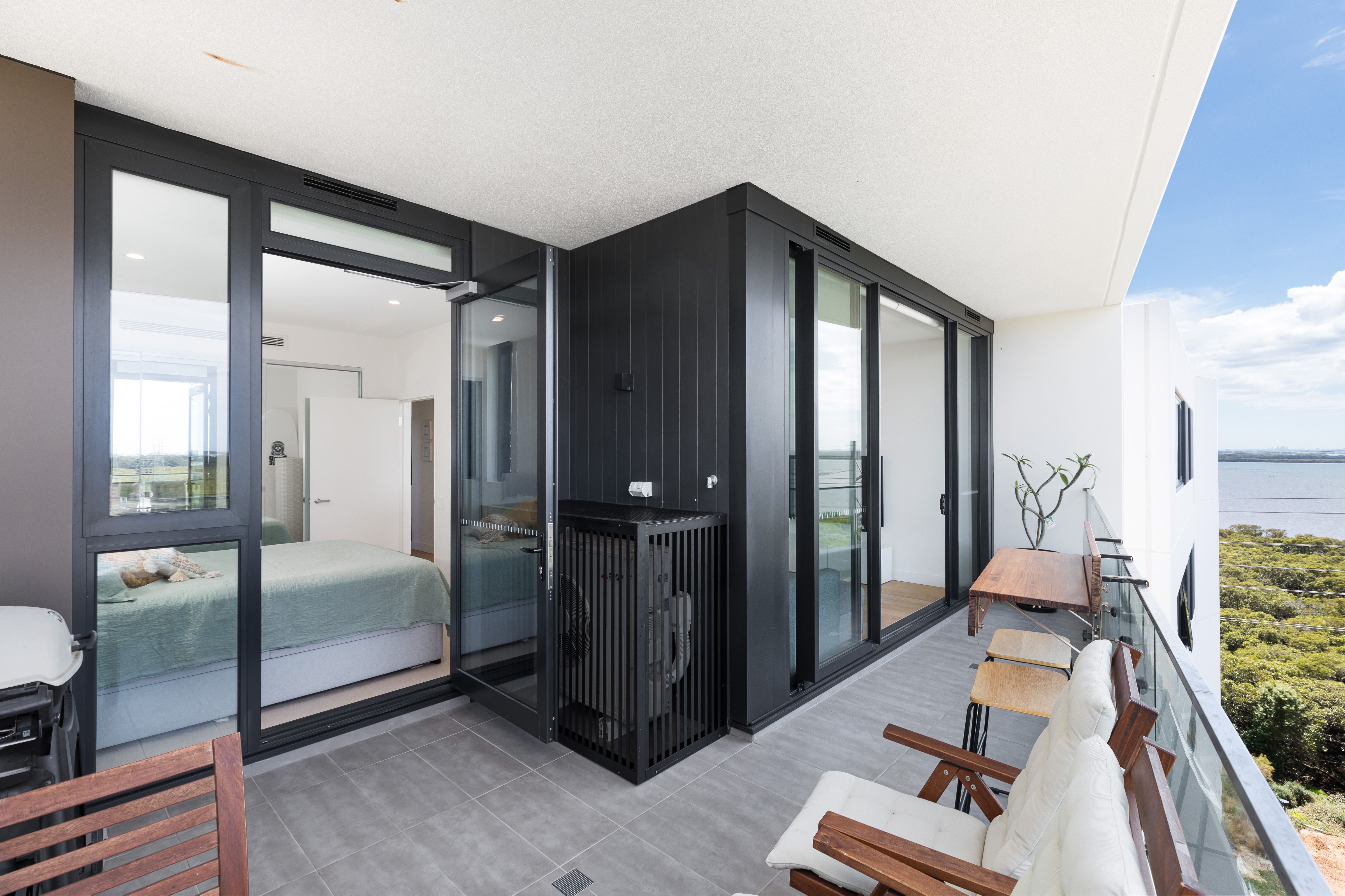 608/8 Foreshore Boulevard, WOOLOOWARE, Woolooware - Thumbnail 2