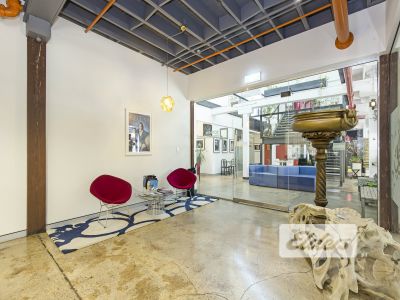 CREATIVE WOOLSTORE OPPORTUNITY!