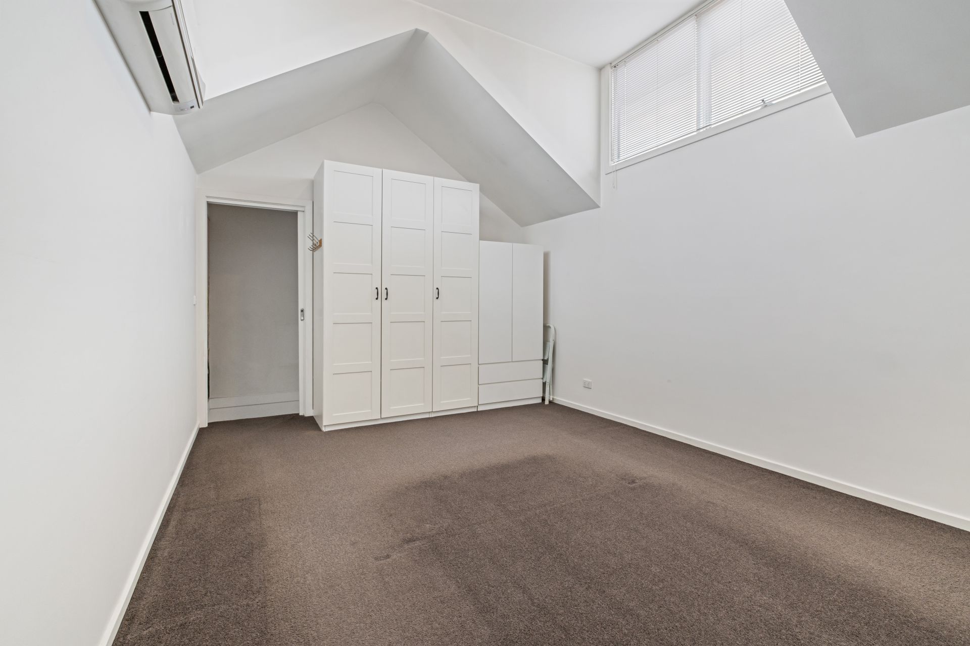 Stylish three bedroom townhouse is ideally located