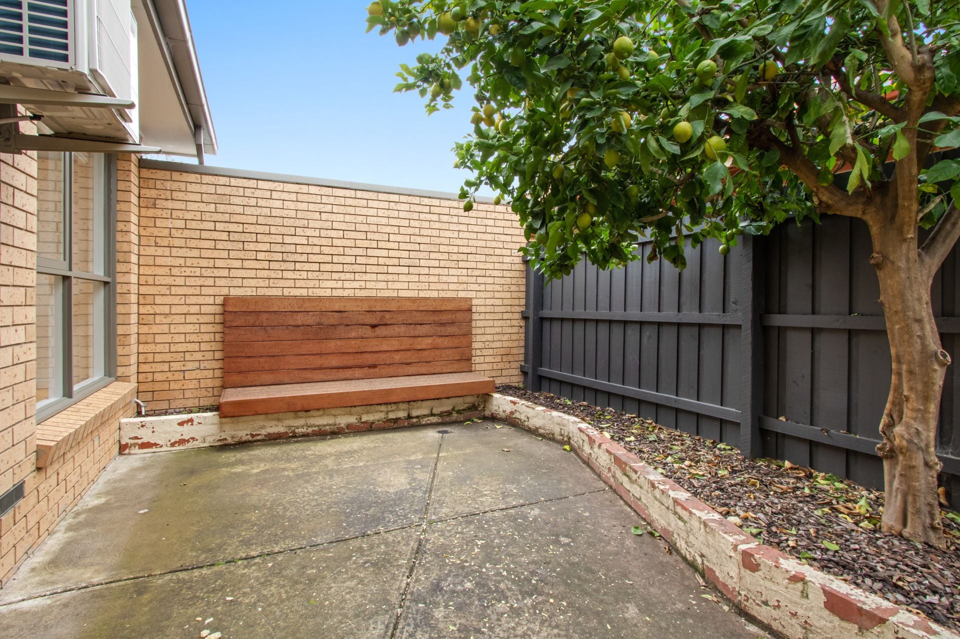 Stunning unit in premium locale