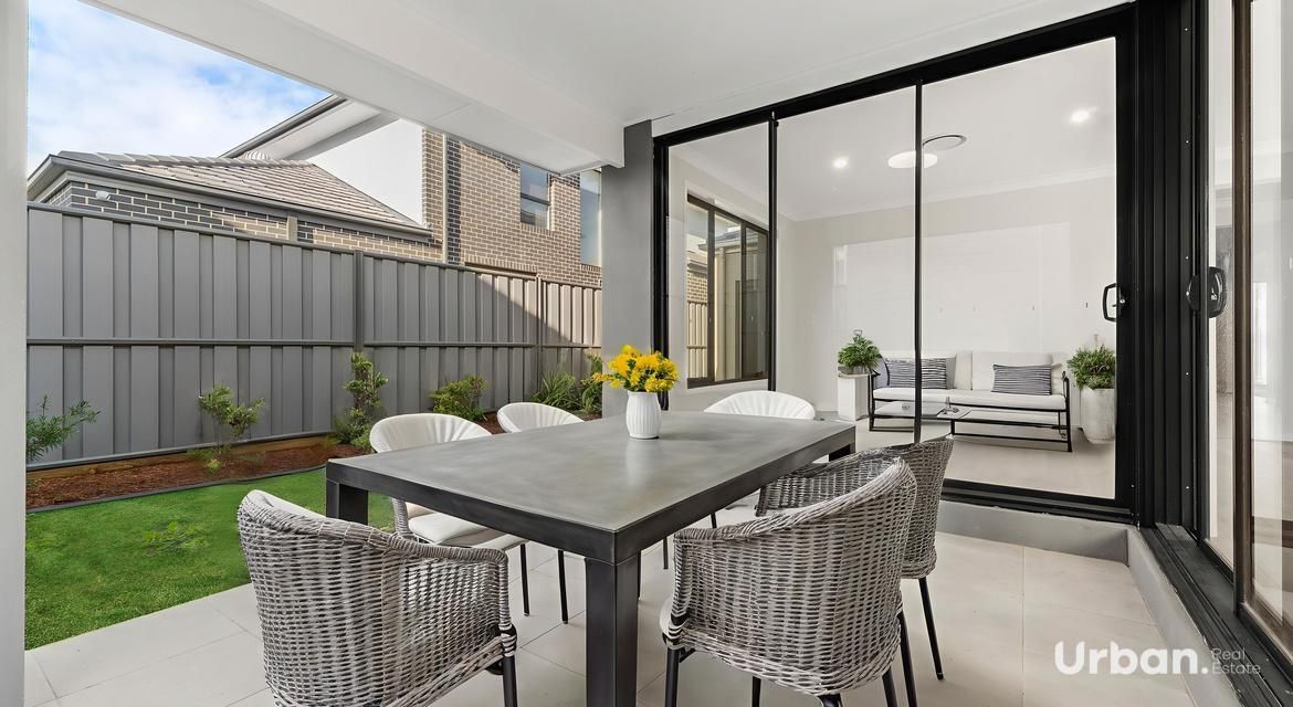 Box Hill 37 Storyteller Parkway (Gables)