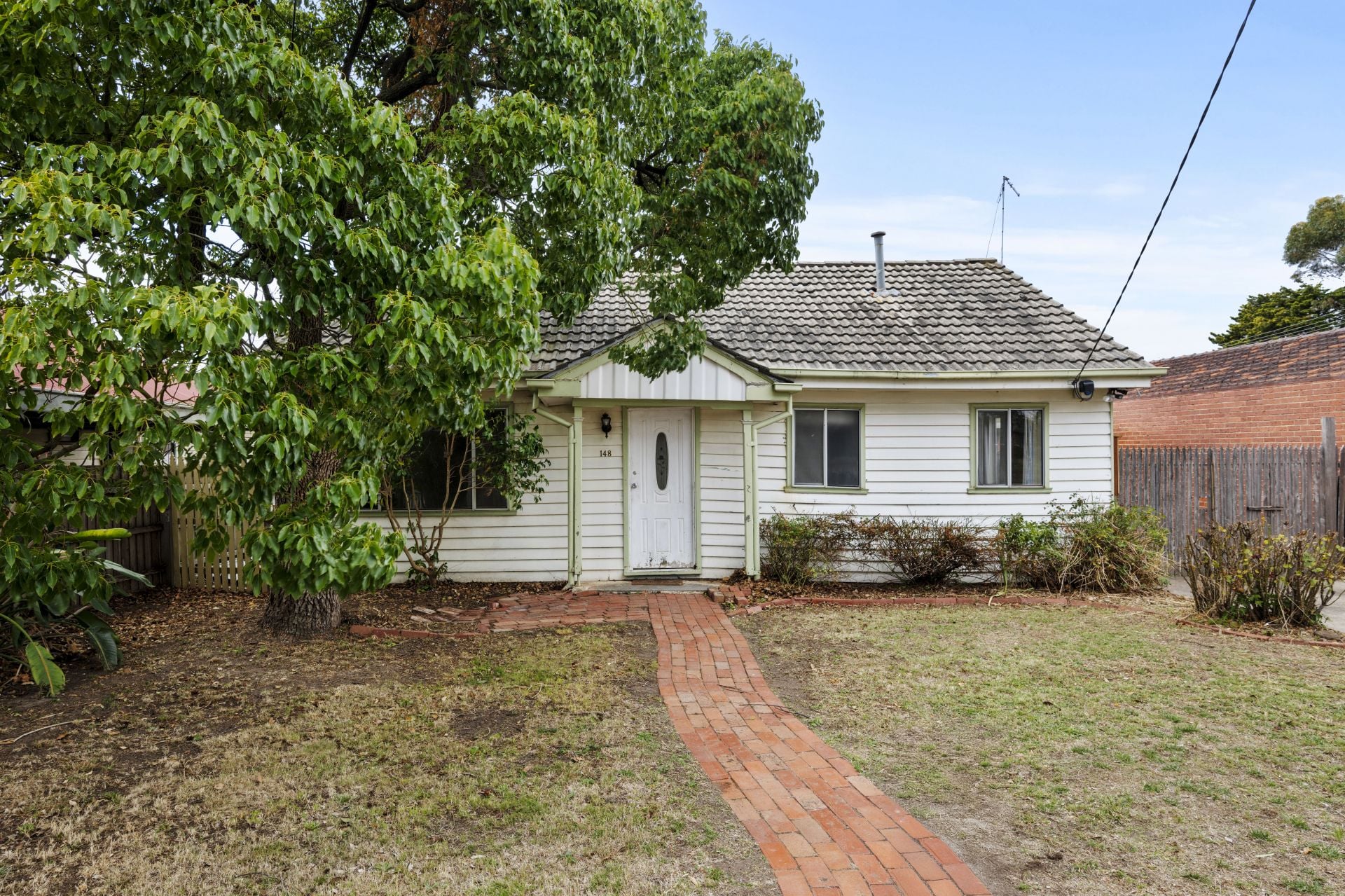 Unfinished Project, Suitable For The Handyman/Renovator Or Builder To Redevelop