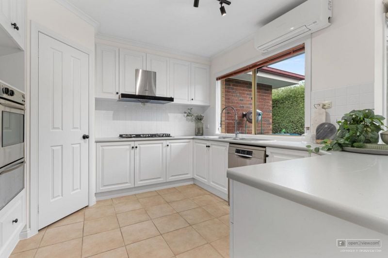 40 Hannora Crescent Croydon VIC, Croydon - Thumbnail 4