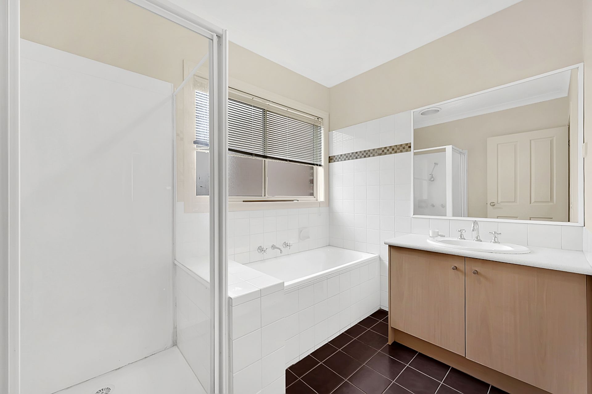 Stylish Modern Living in Prime Location!