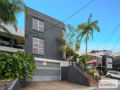 ENTRY LEVEL OFFICE ON LOGAN ROAD!