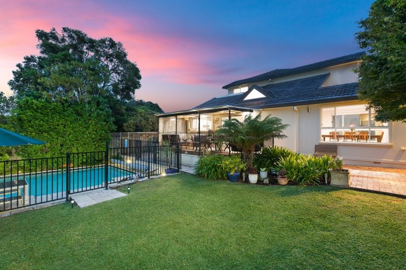 18 Crescent Road CARINGBAH SOUTH 2229