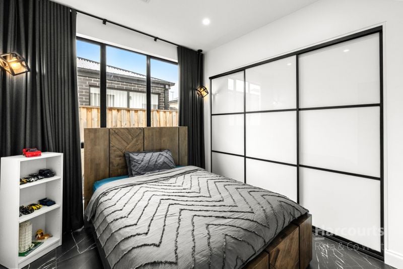 23 Shadow Street, Deanside