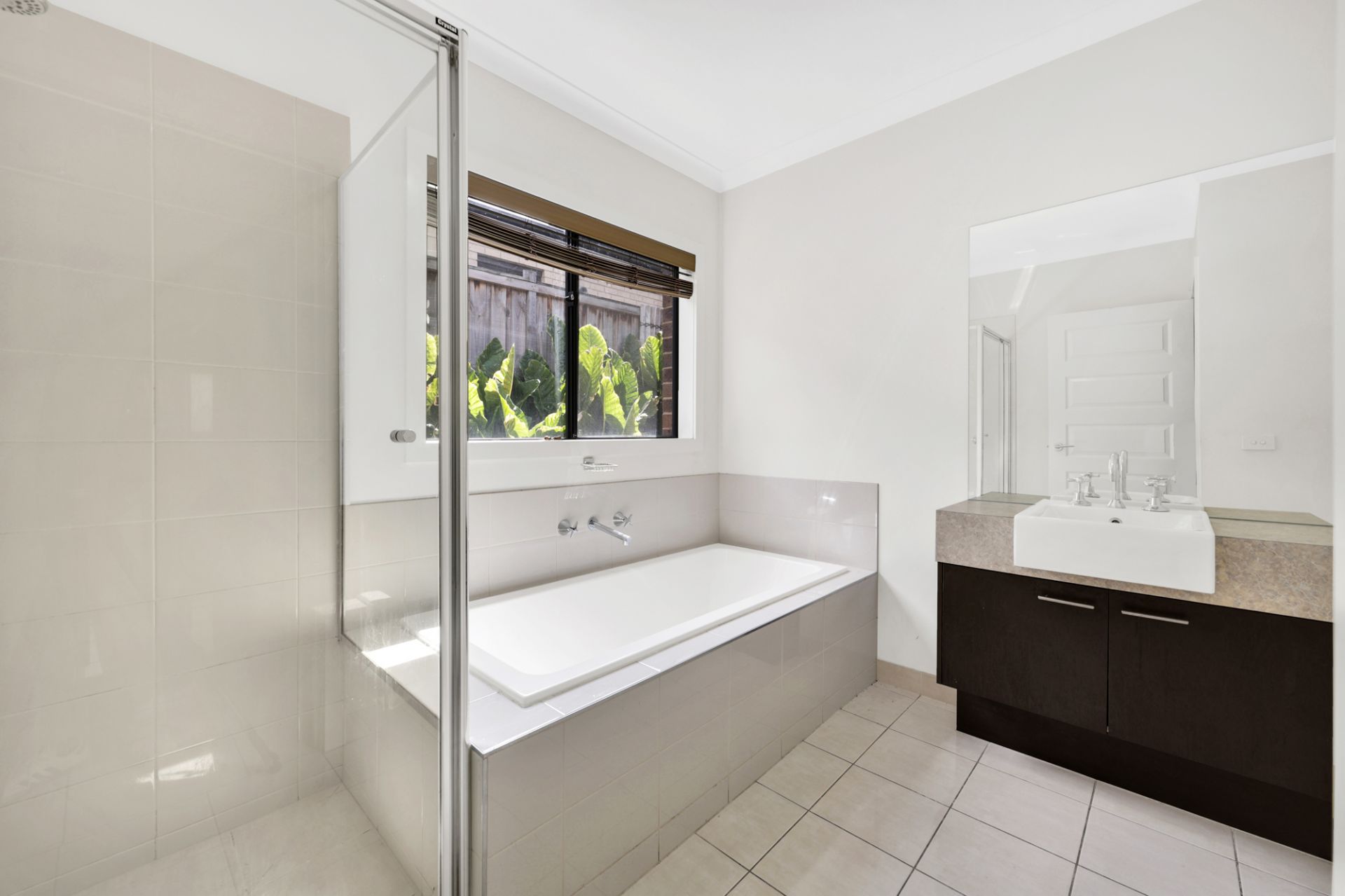 BEAUTIFULLY PRESENTED HOME!