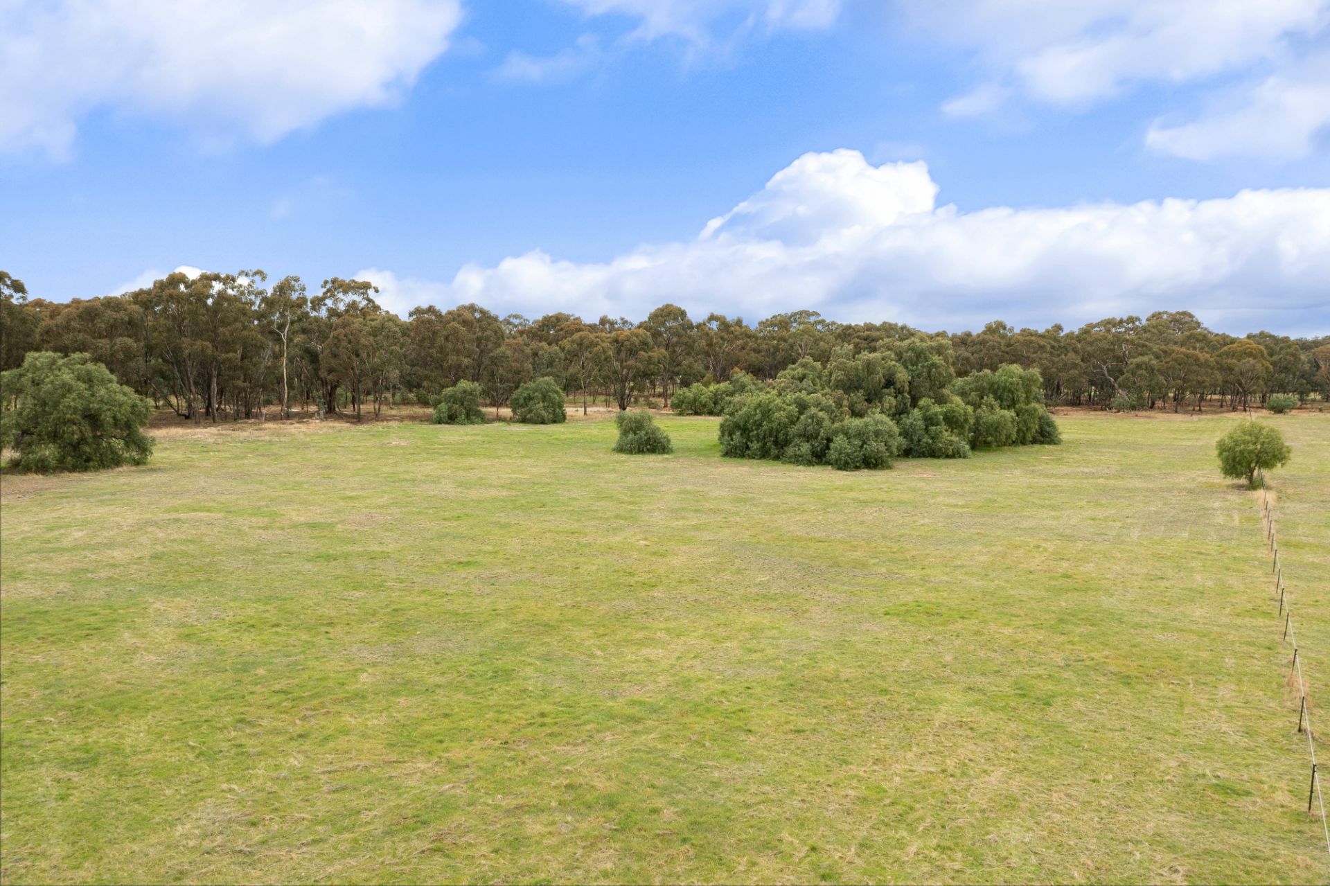 CA 8D Dixon Road Neilborough VIC, Neilborough - Thumbnail 2