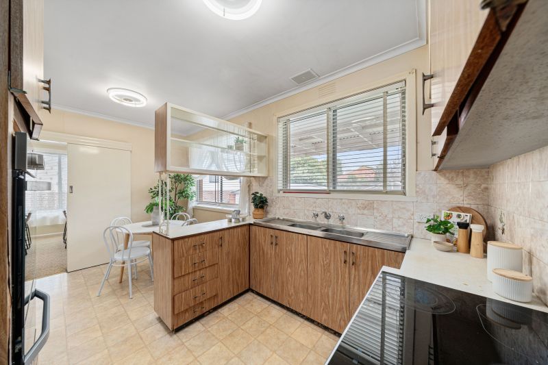 32 Maude Street, Box Hill North