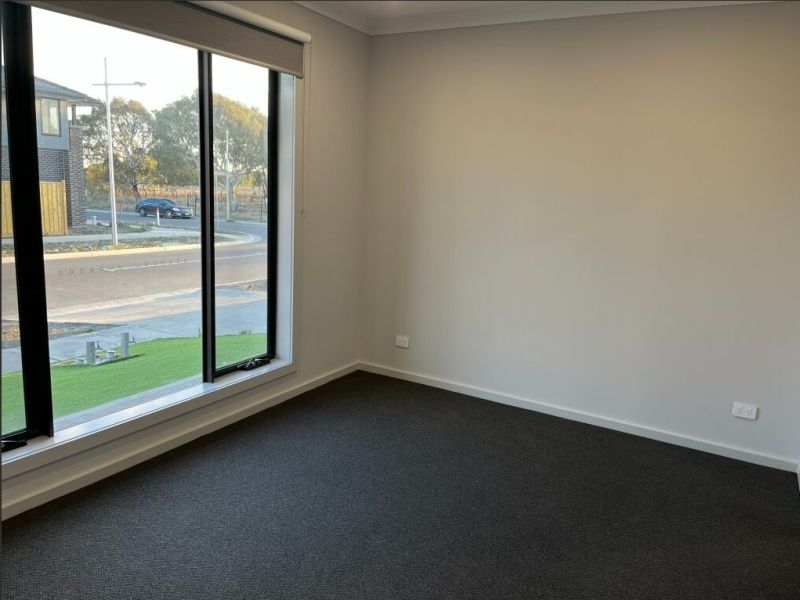 16 Kurnbrook Loop, Wollert