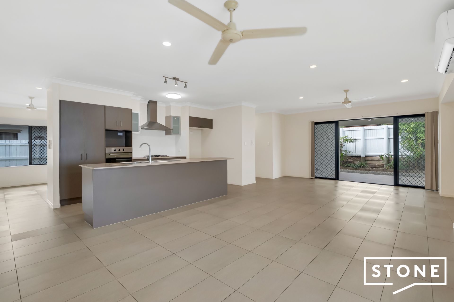 12 Sandridge Way, Smithfield, Smithfield - Thumbnail 5