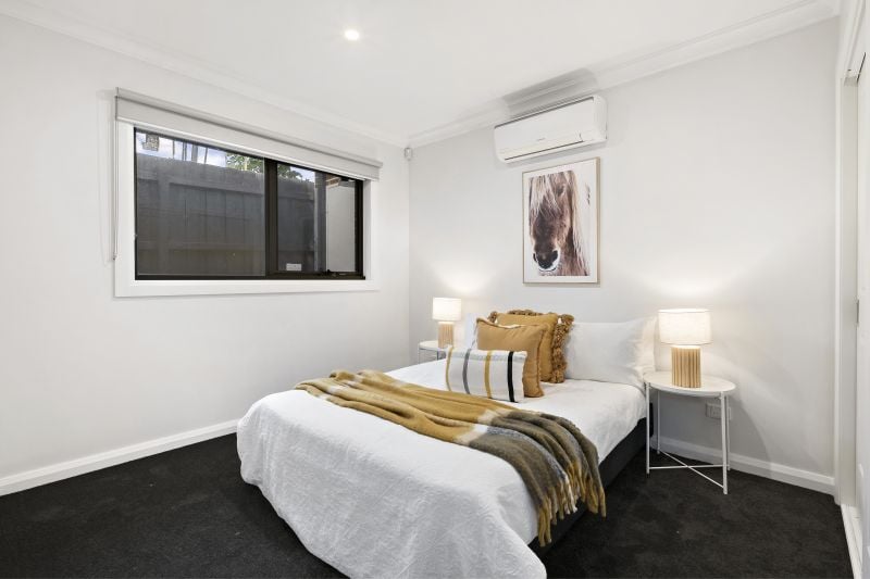 3/3 Cool Street, Reservoir