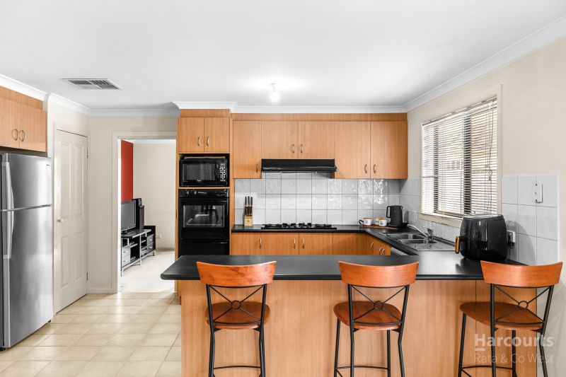 54 Springlake Avenue, Caroline Springs