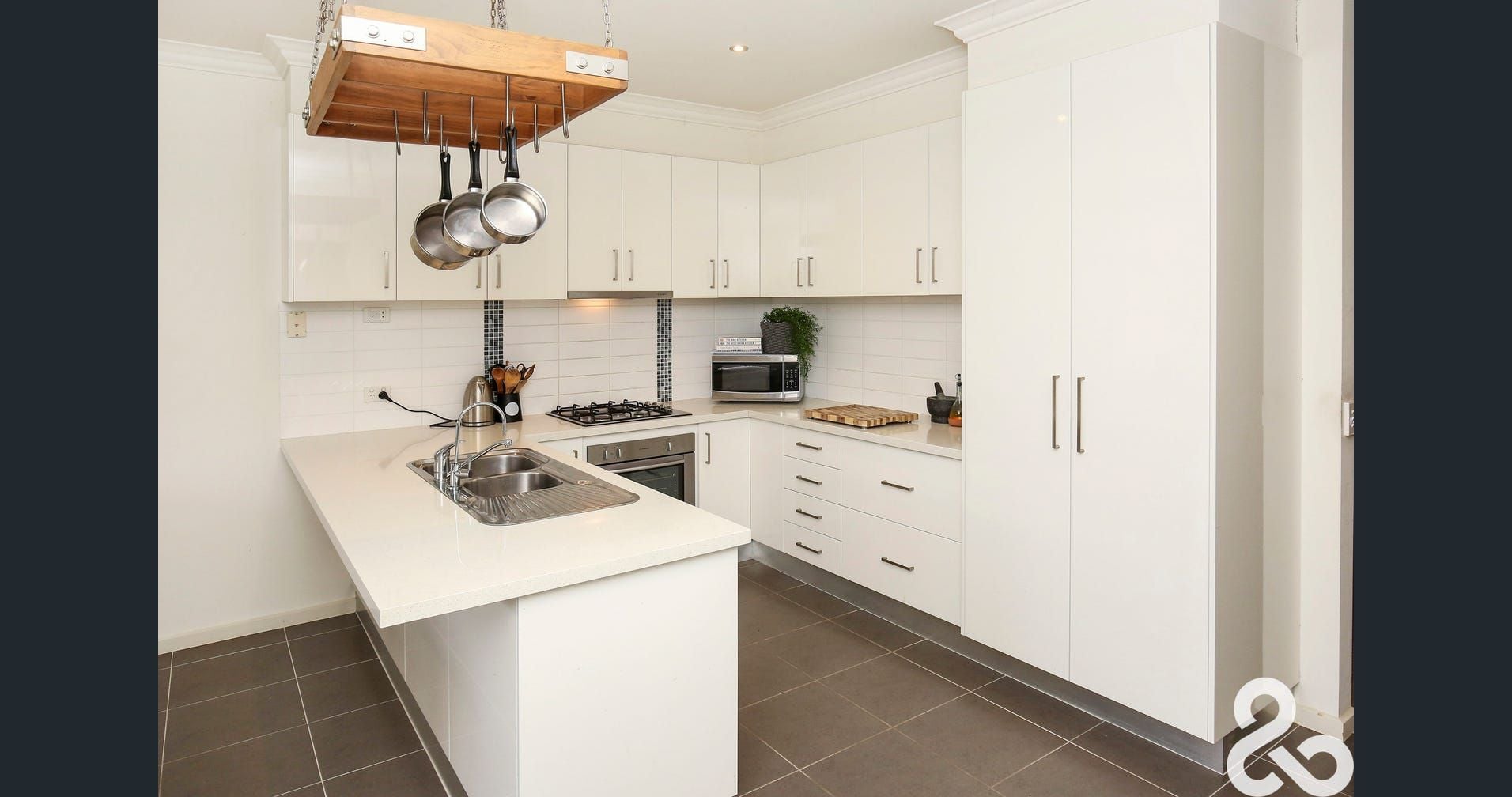 Spacious & Convenient Home for Rent in South Morang