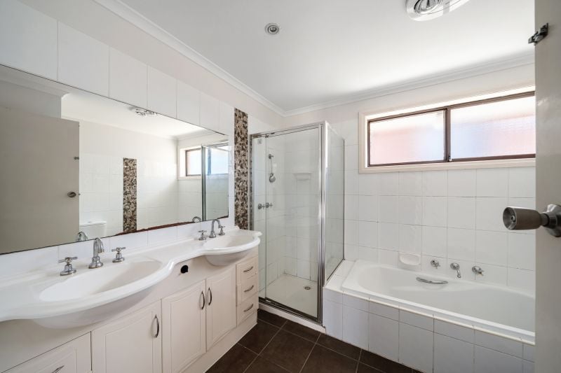 31 Winamurra Crescent, Thomastown