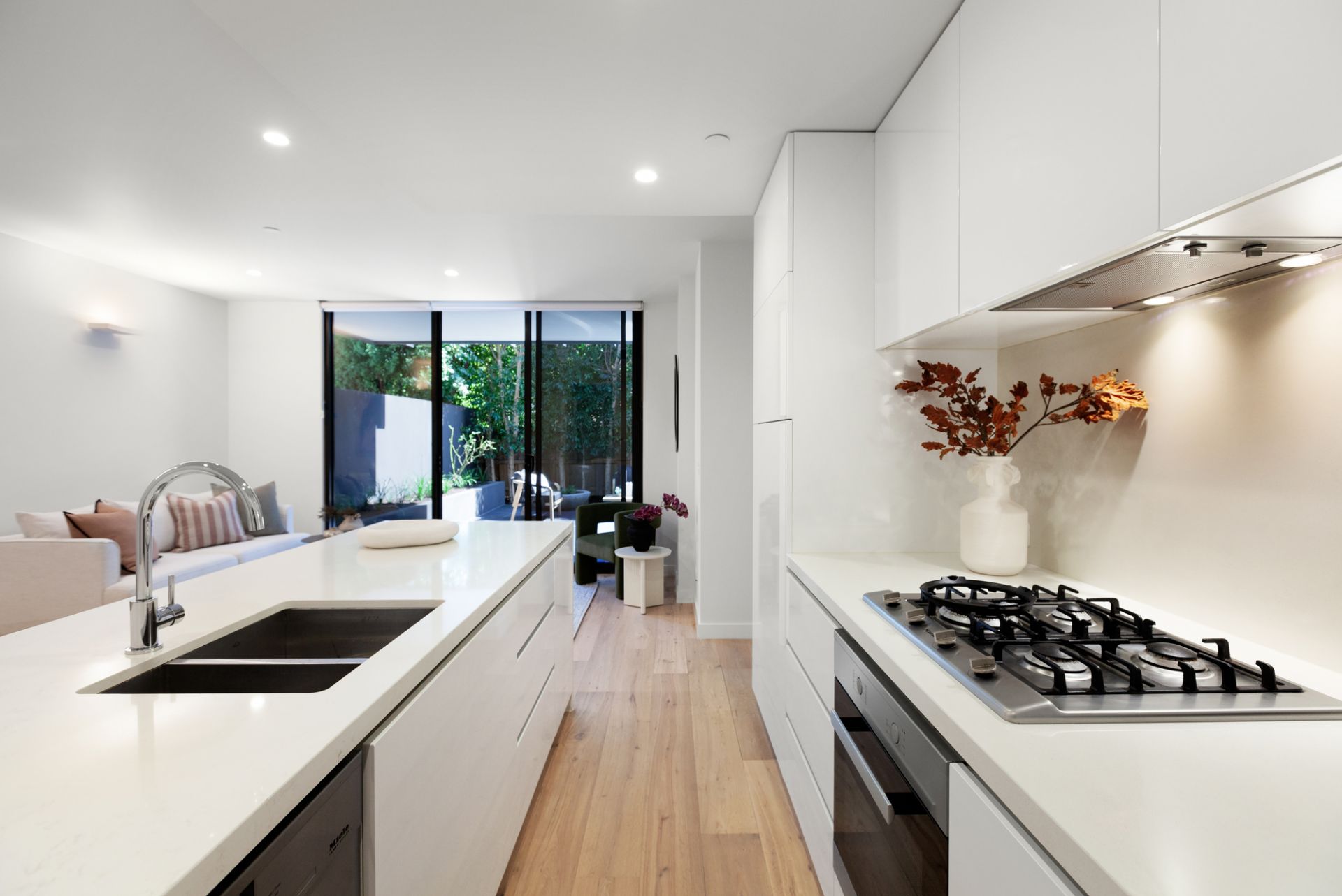 3/15 Cromwell Road, South Yarra, South Yarra - Thumbnail 3