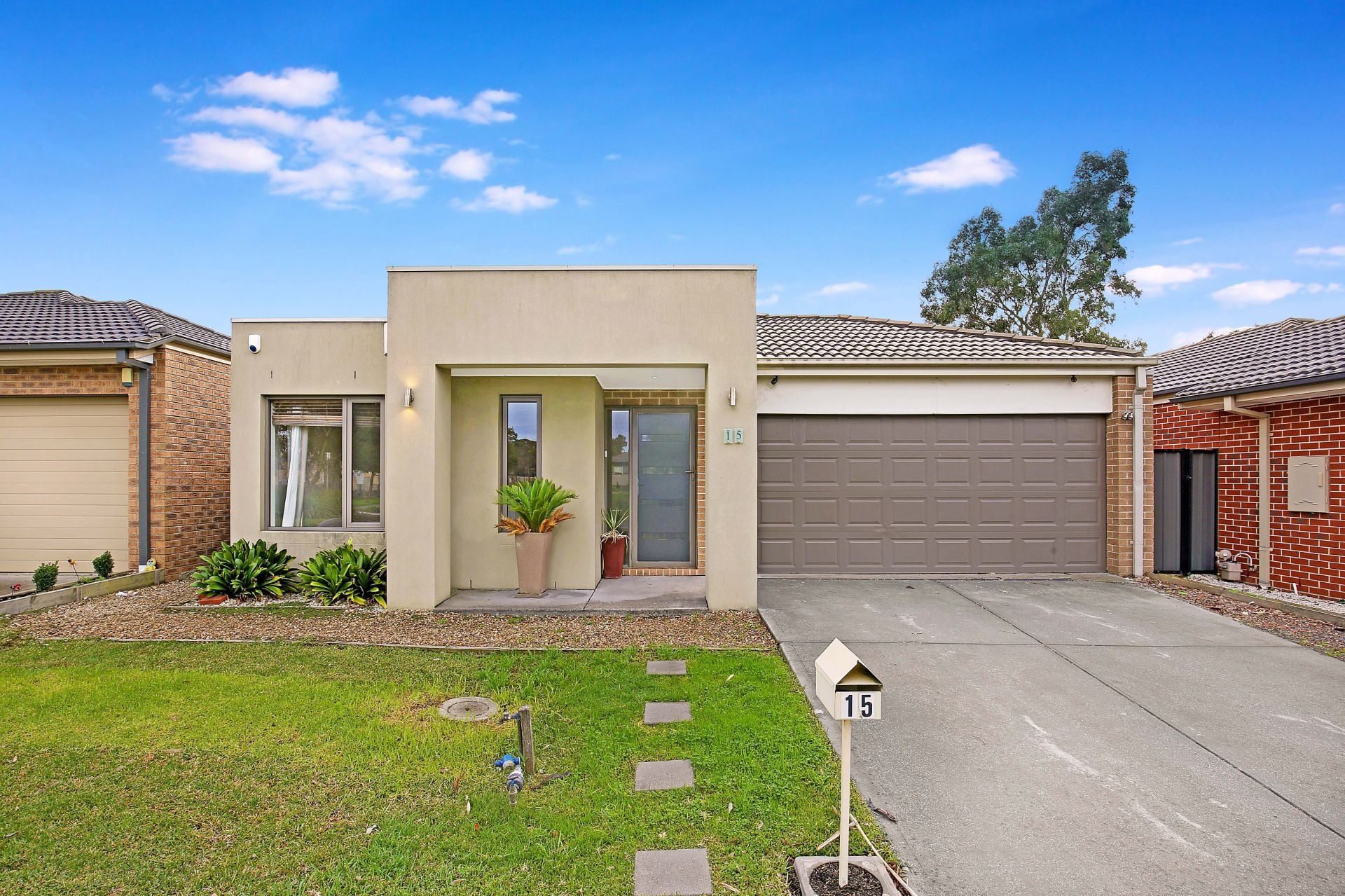 FAMILY HOME IN HAWKESTOWE!