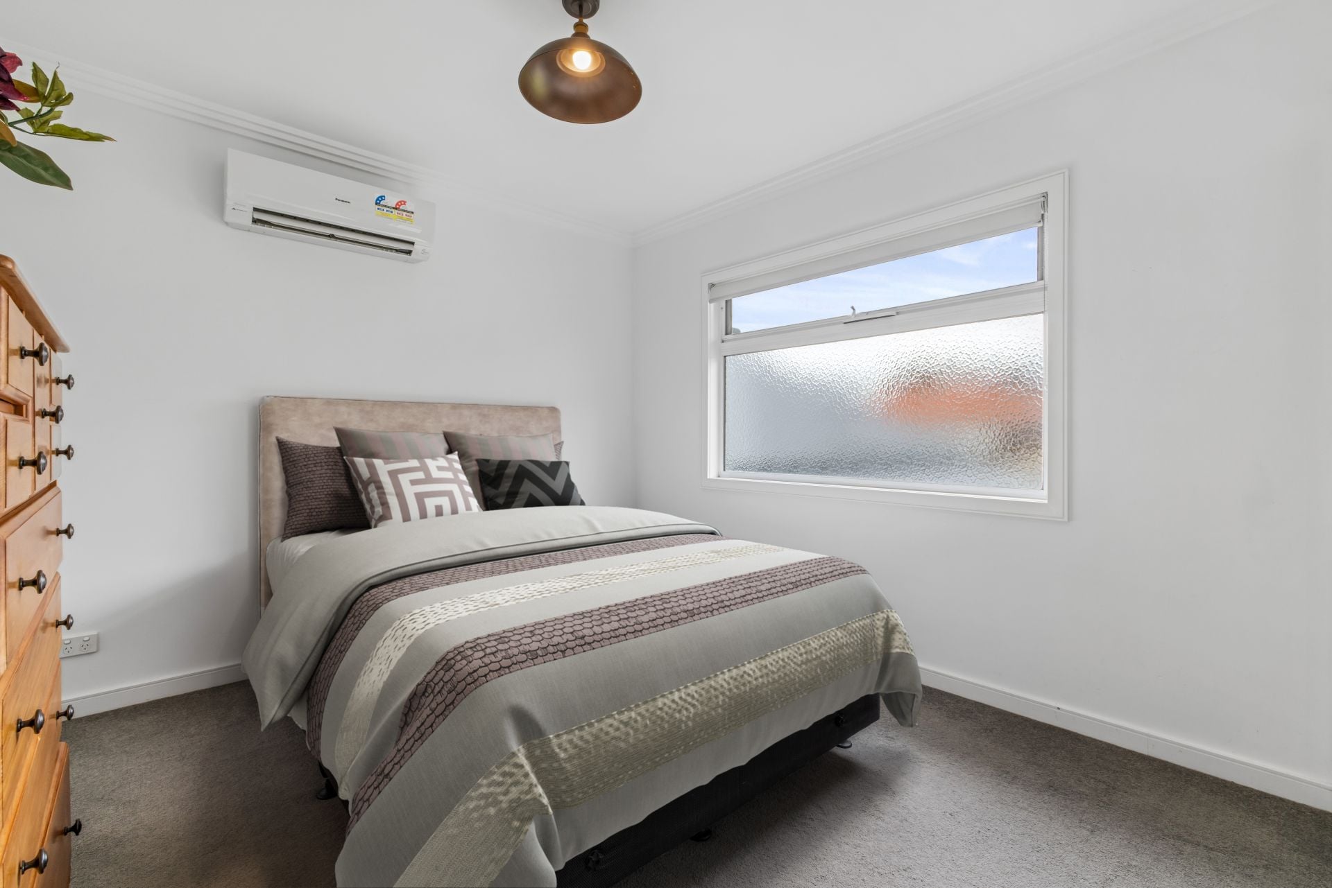 Stunning 2-Bedroom Home in Prime Preston Location