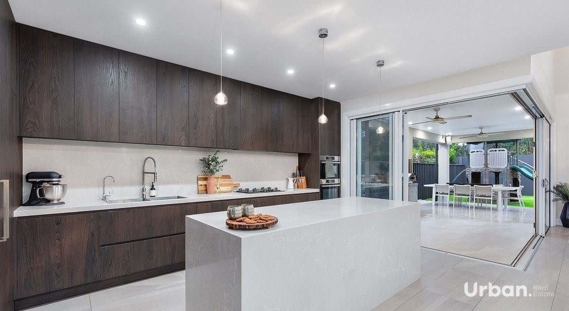 Colebee 65 Coronato Parade