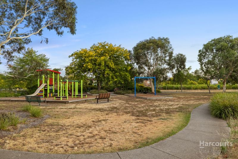 37 St Georges Avenue, Caroline Springs