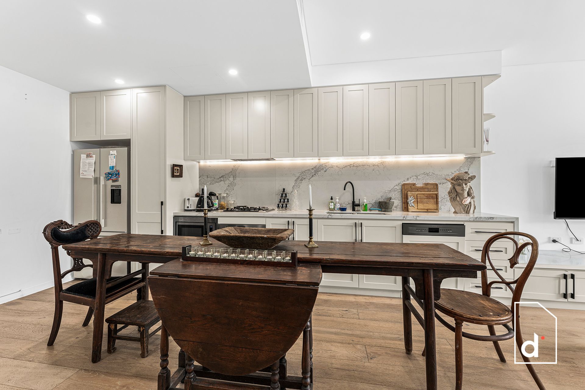 202/8 Railway Parade, Thirroul NSW