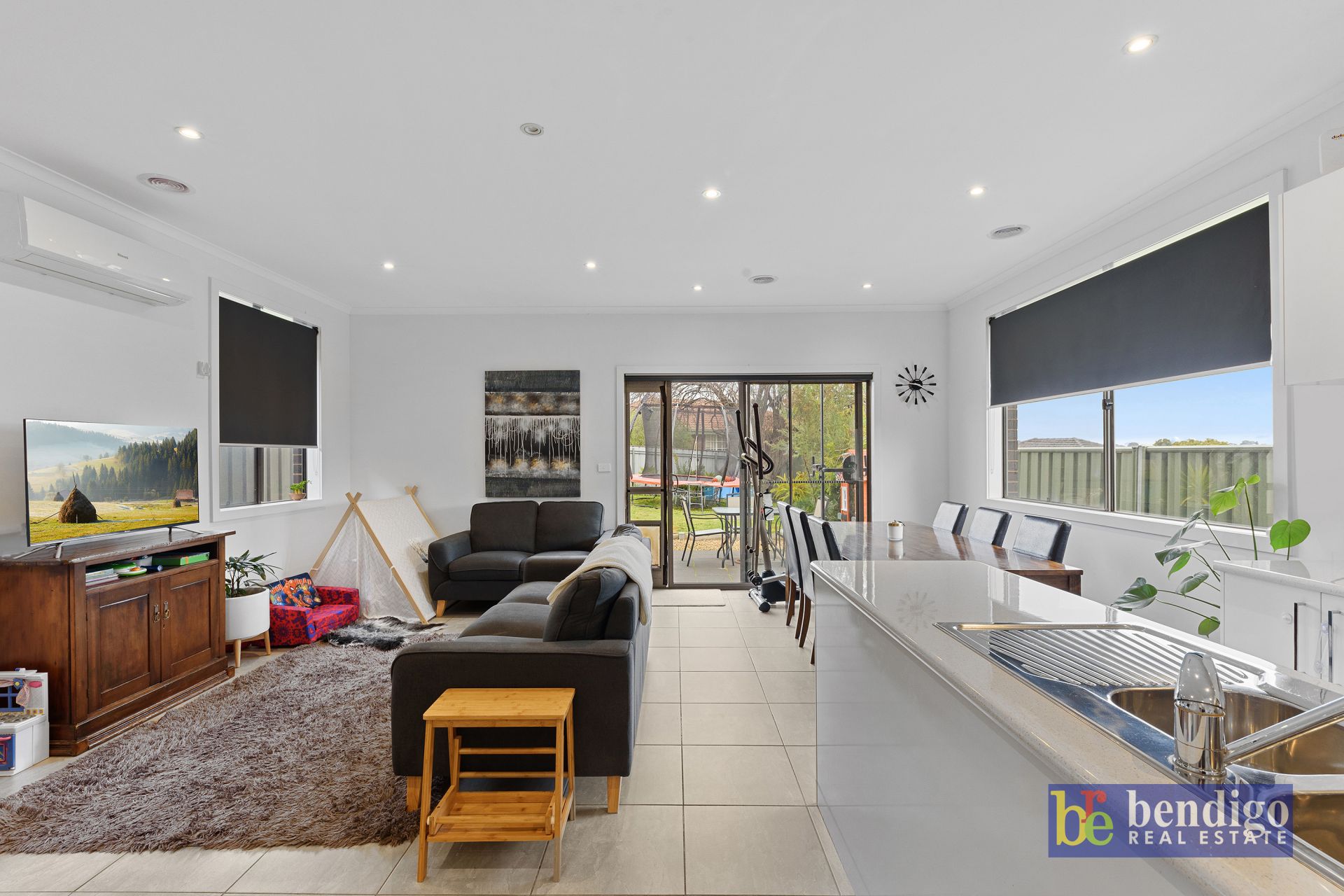 8a Houlahan Street Flora Hill VIC, Hill - Thumbnail 4