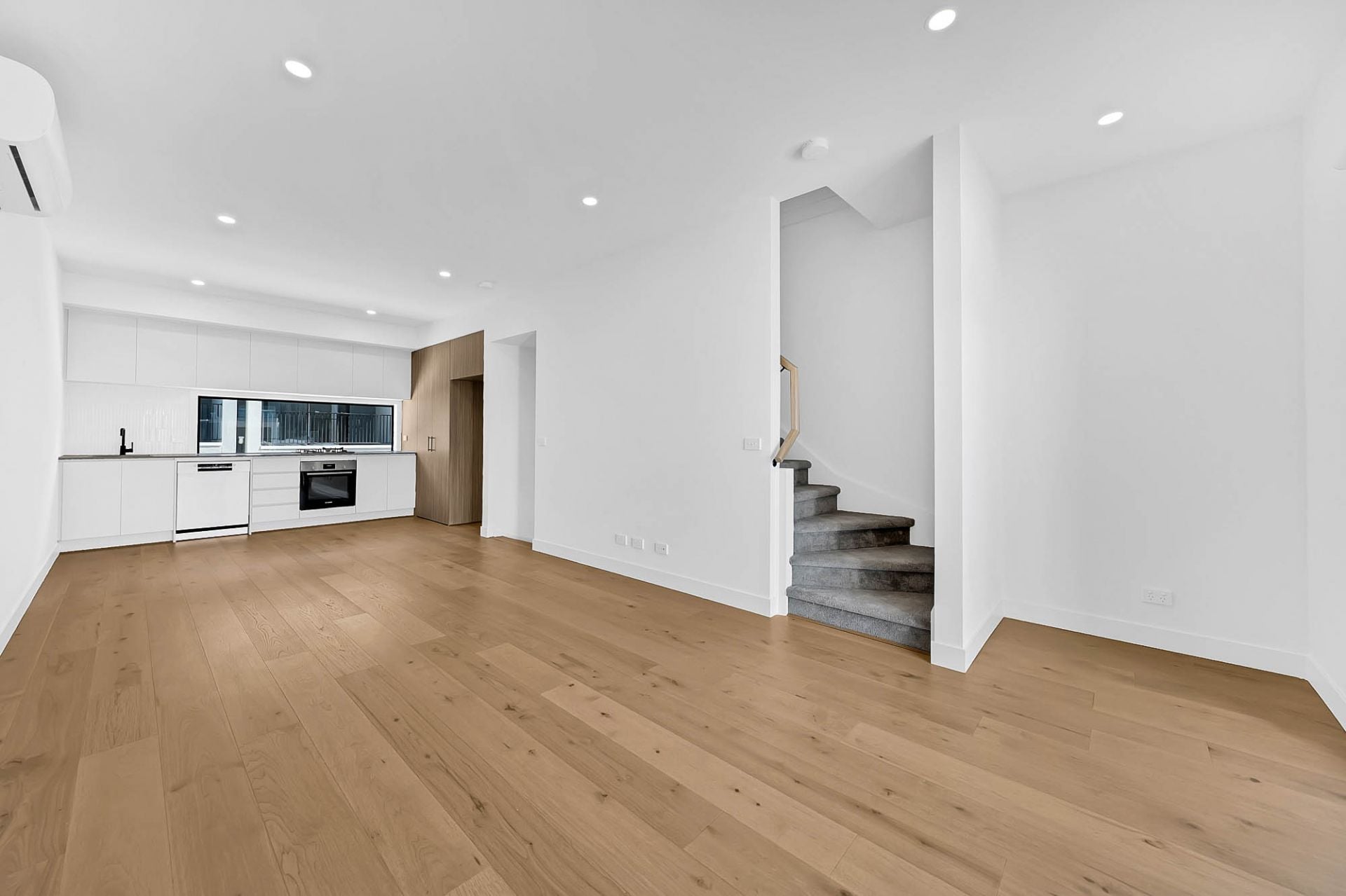 Stunning and Modern Family Home!