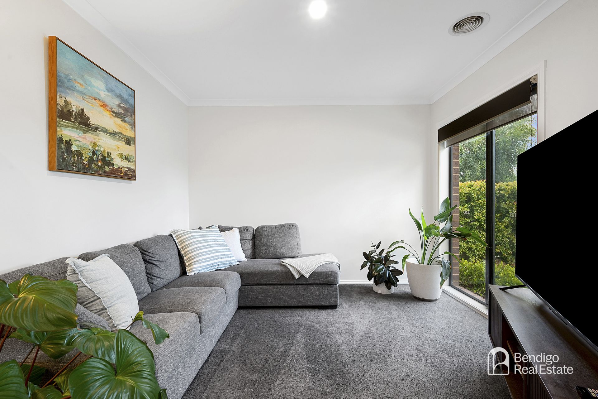 2 Elstead Drive Strathdale VIC, Strathdale - Thumbnail 4