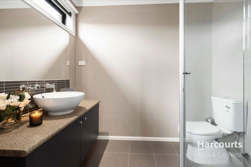 15 Clementson Drive, Caroline Springs