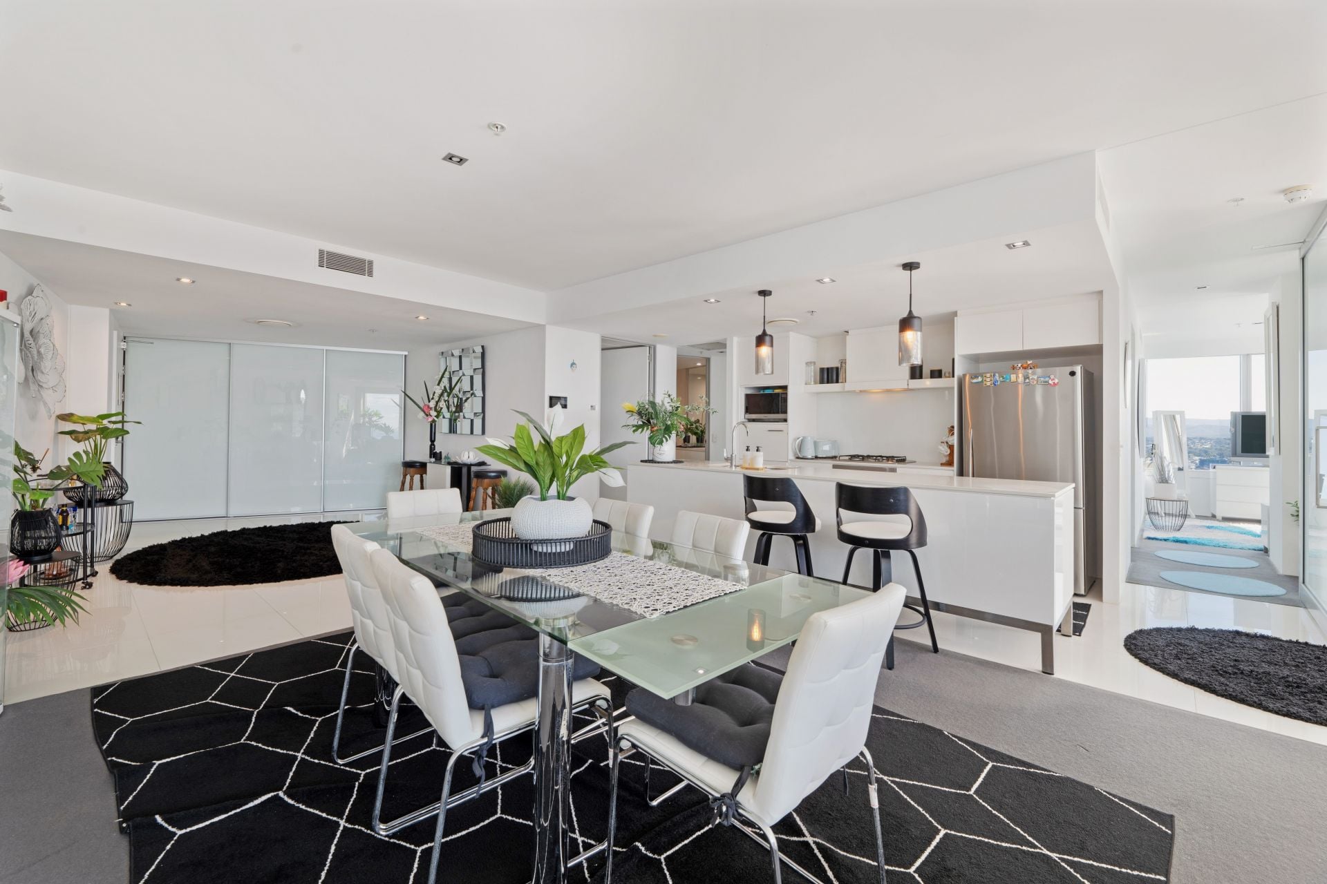 2401/9 Hamilton Avenue, Surfers Paradise - Thumbnail 8