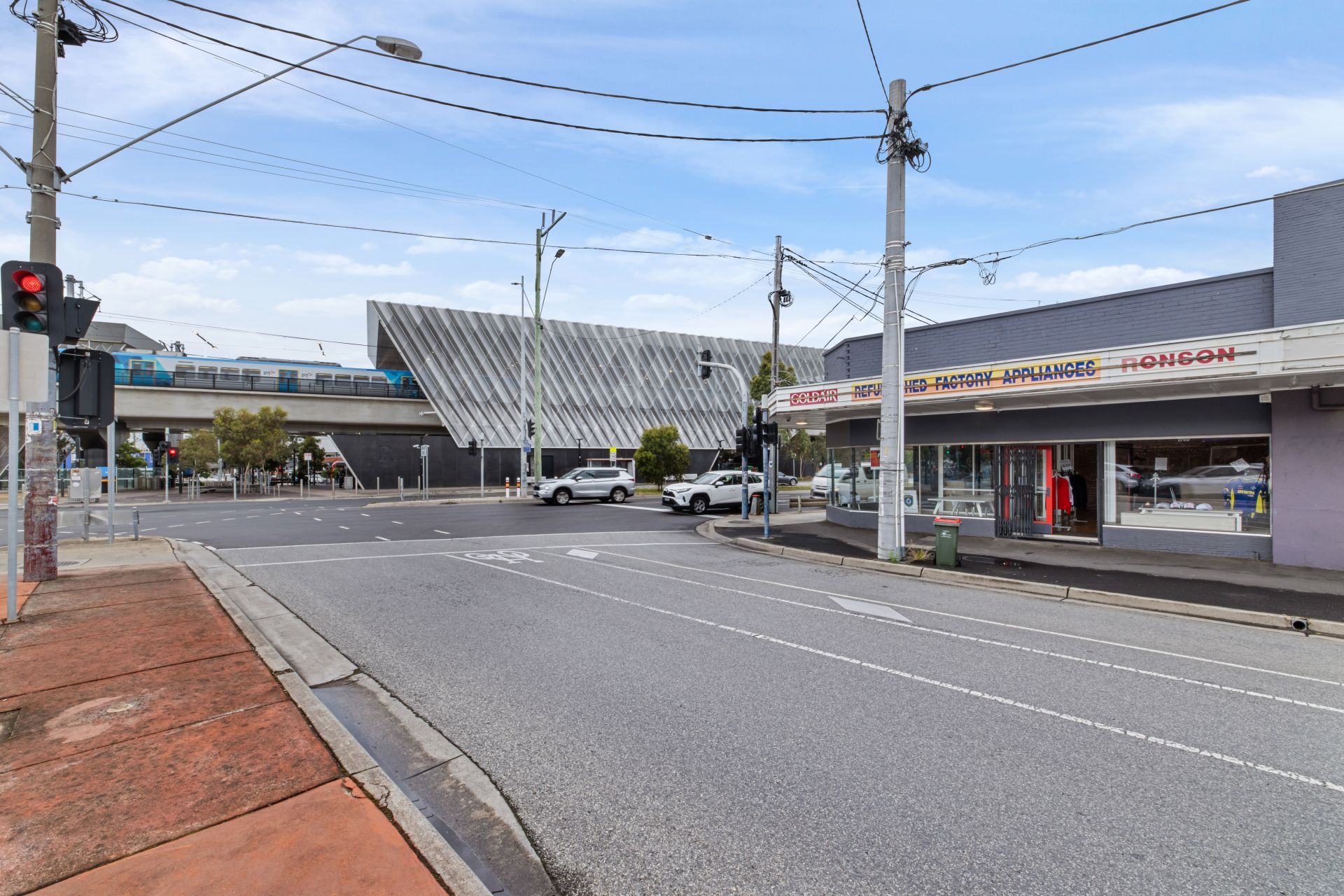 Prime Retail Opportunity in the Heart of Reservoir