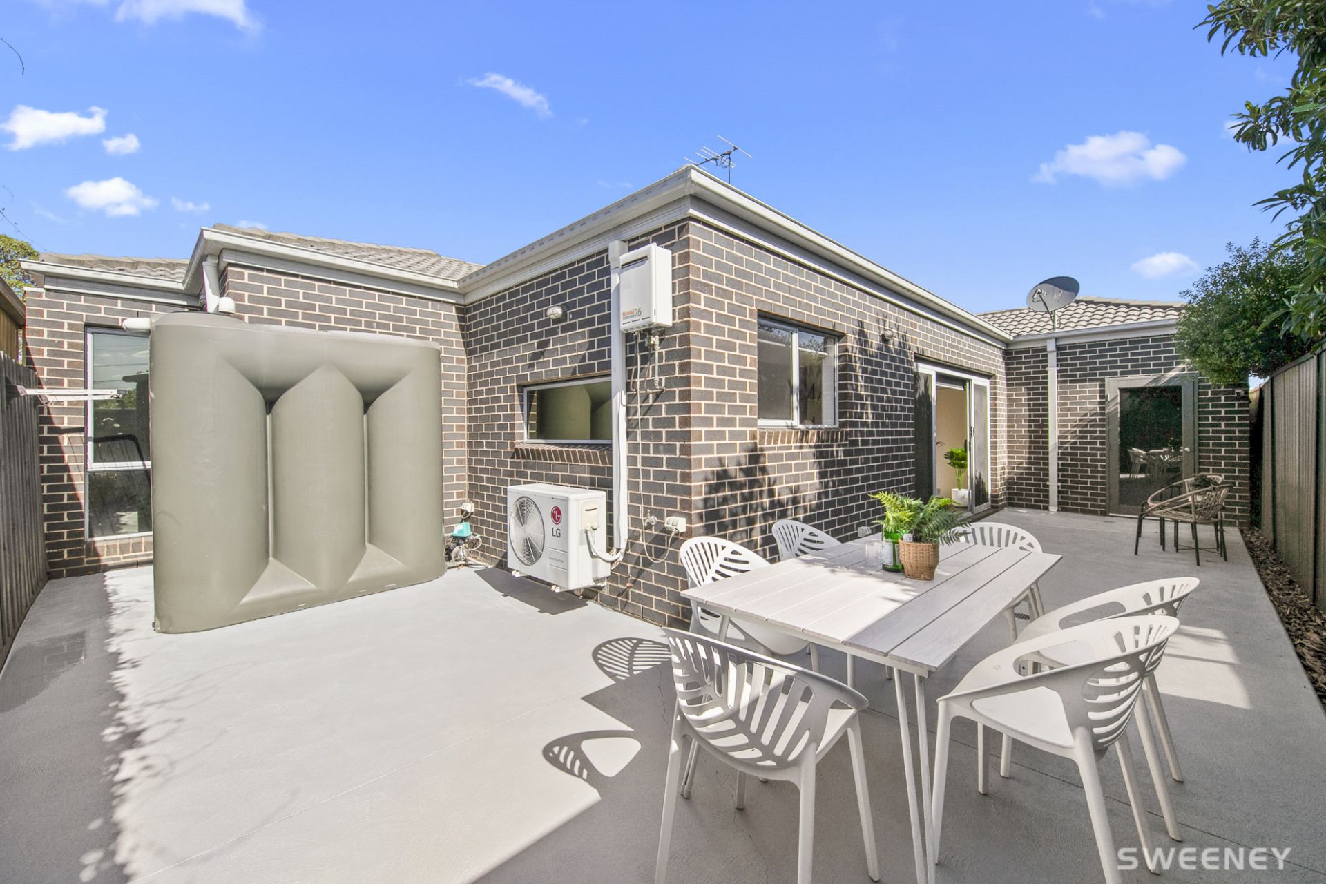 2/3 Estelle Court, Altona North - Image 1