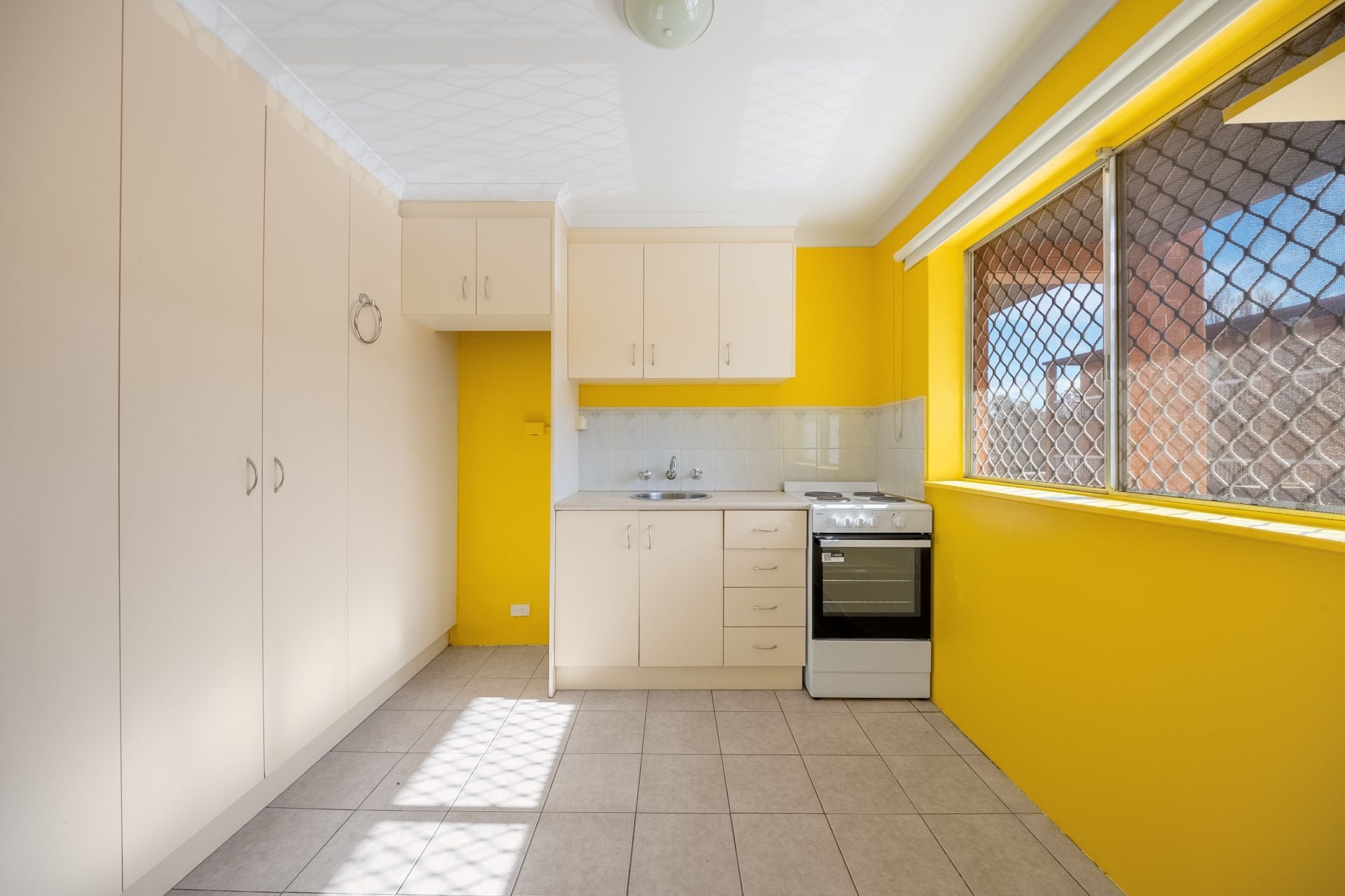 24/20 Trinculo Place, Queanbeyan, Queanbeyan - Thumbnail 2