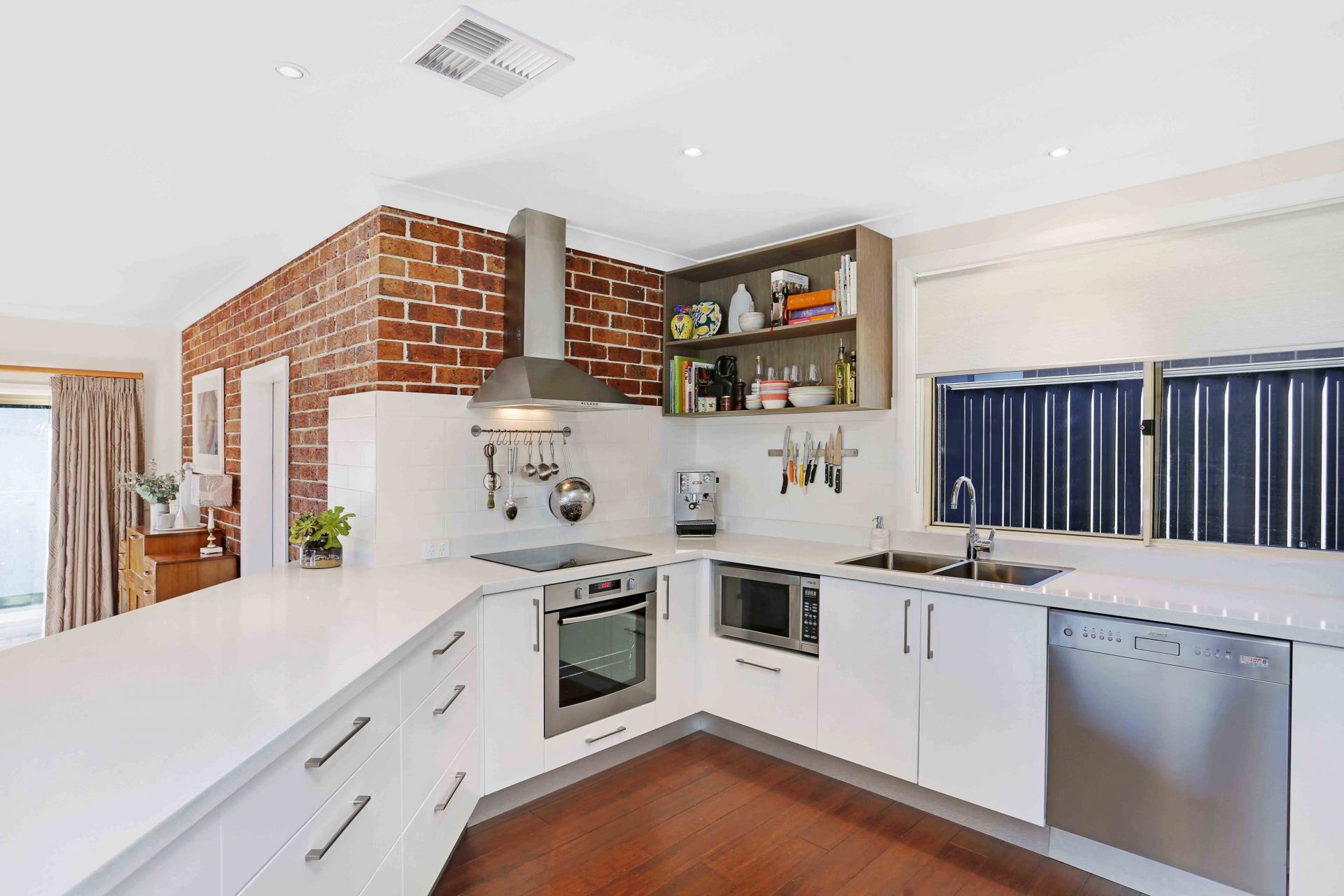 27 Jellicoe Street, CARINGBAH SOUTH, Caringbah South - Thumbnail 4