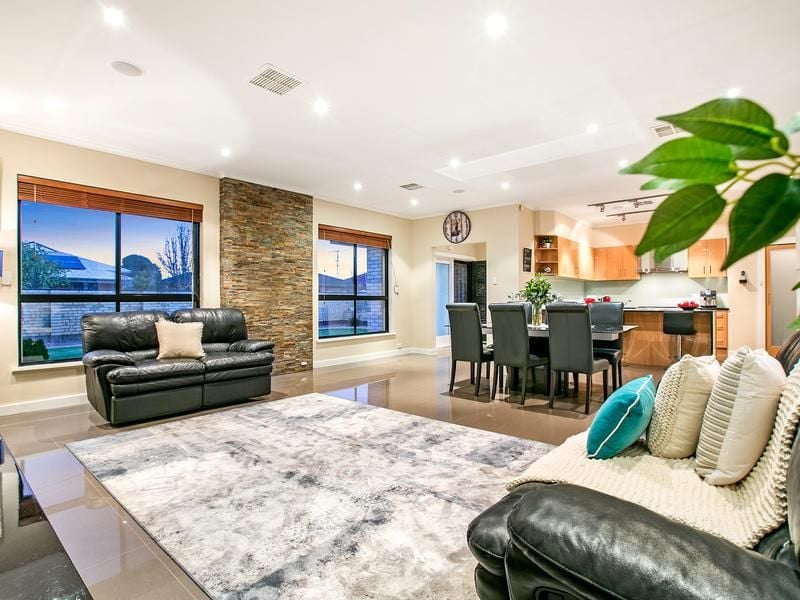 8 Angley Avenue, Findon SA 5023