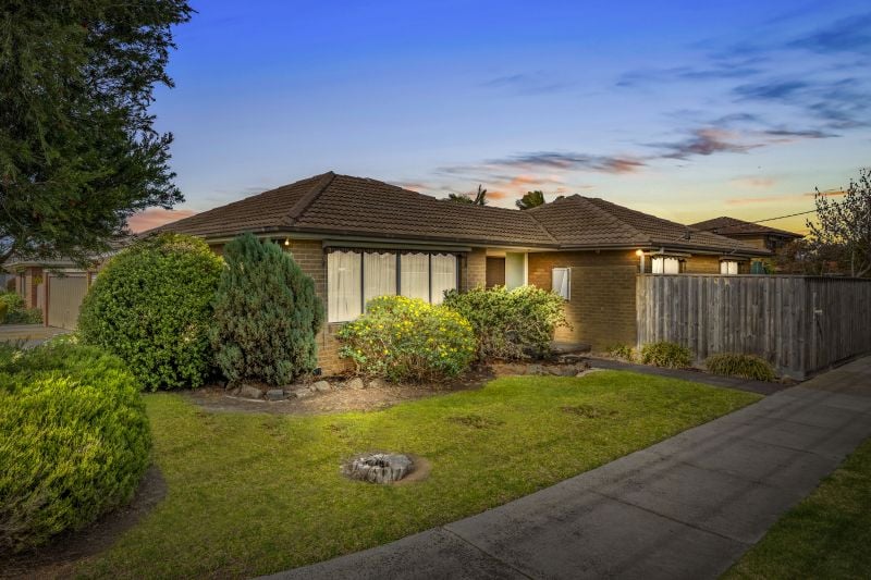 1 Savannah Crescent, Epping