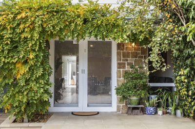 Mornington 10 Mary Court