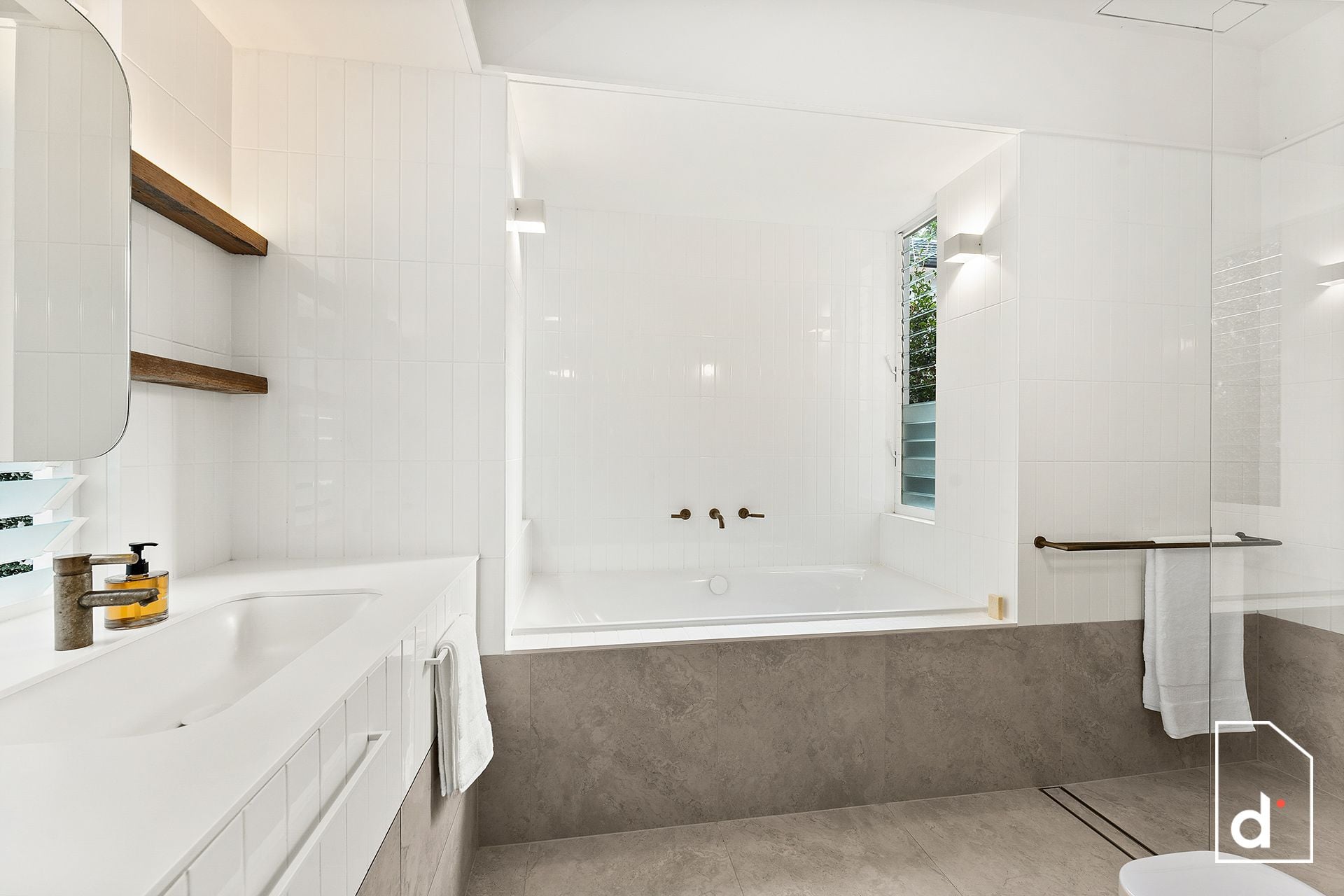 35 Pass Avenue, Thirroul NSW