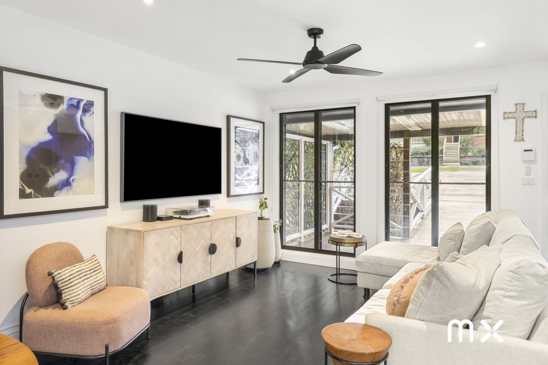 19 Bristol Parade, Farmborough Heights - Thumbnail 7