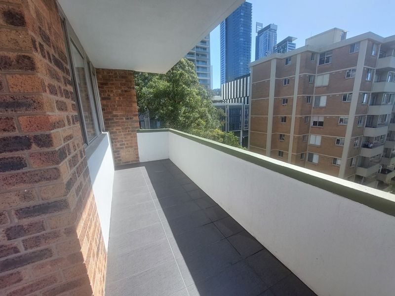 20/96-100 Albert Avenue Chatswood NSW, Chatswood - Thumbnail 7