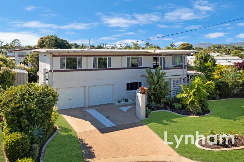 Beautifully maintained four bedroom family home with study - suits dual living