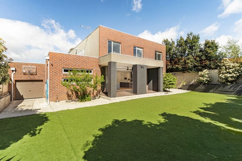 24 Clare Boulevard, Greenvale