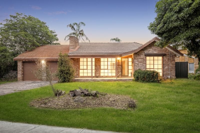 1 Dalray Close, Mill Park