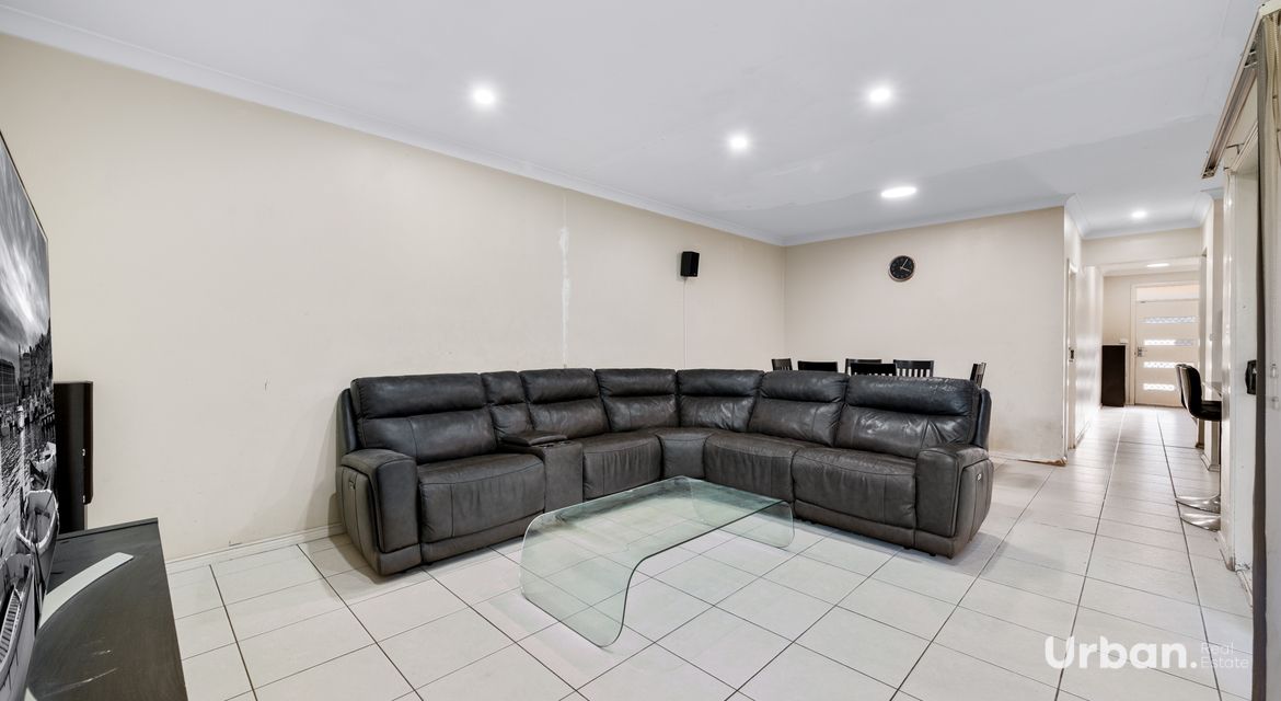 Casula 60 Roth Street