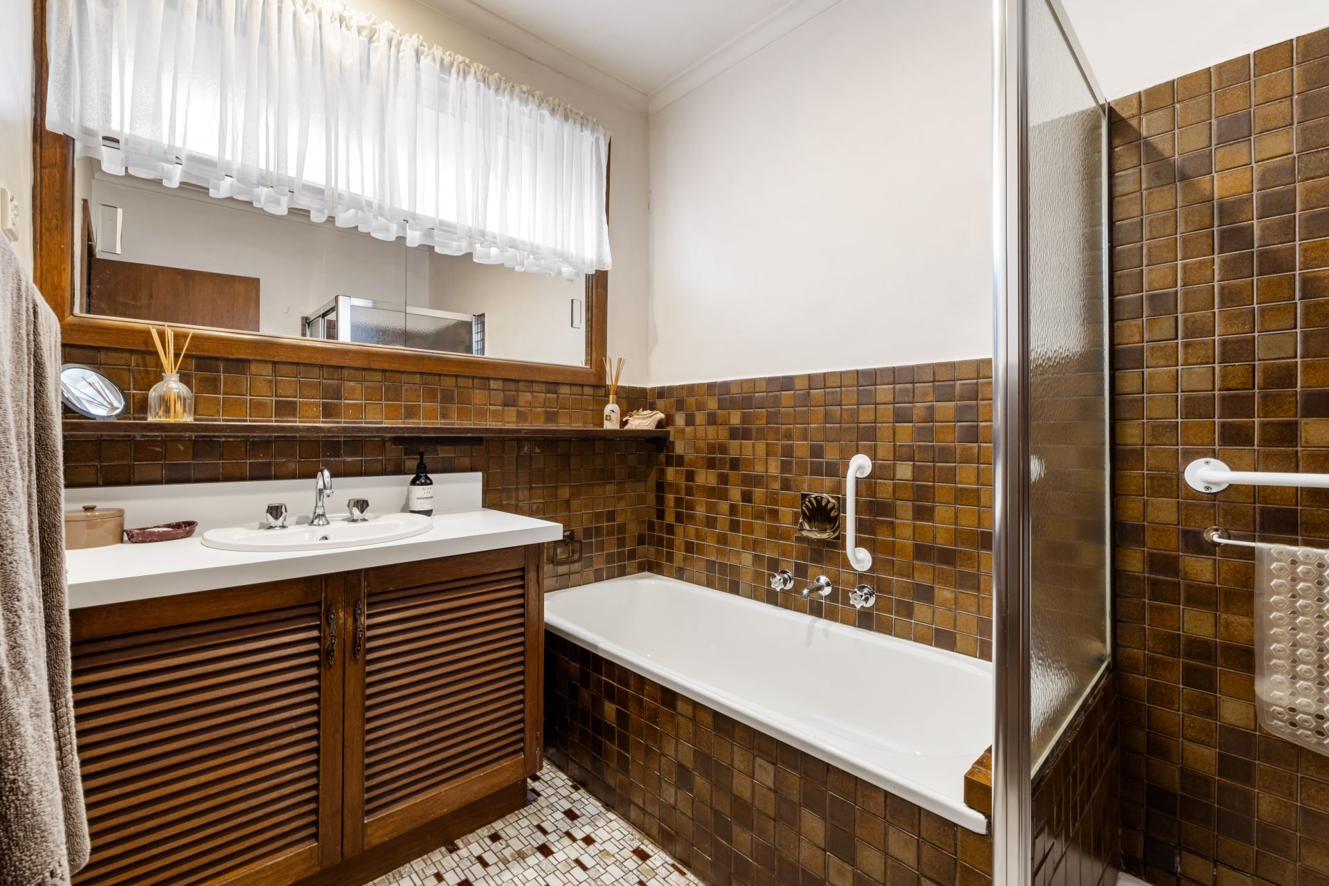 Spacious Family Living in a Quiet Court Location