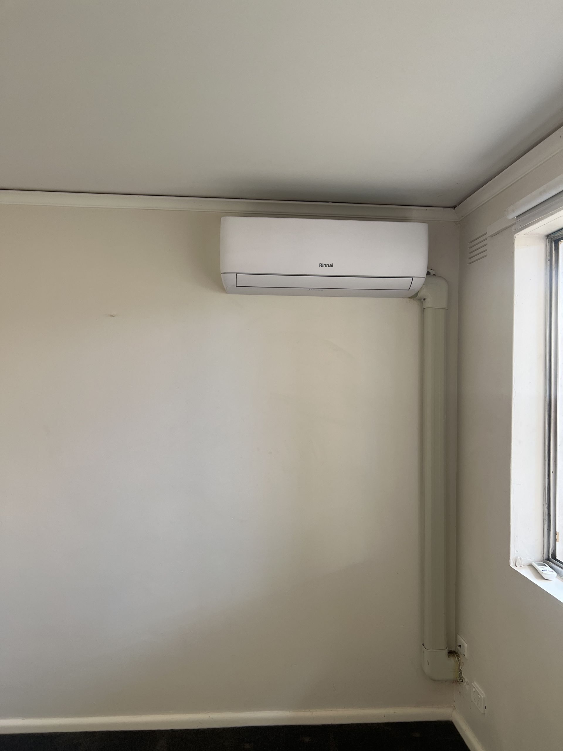 Spacious One Bedroom Ground Floor Apartment in Collingwood!