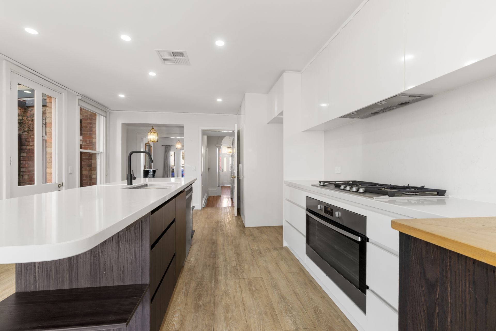 A Distinguished East Melbourne Residence of Enduring Elegance