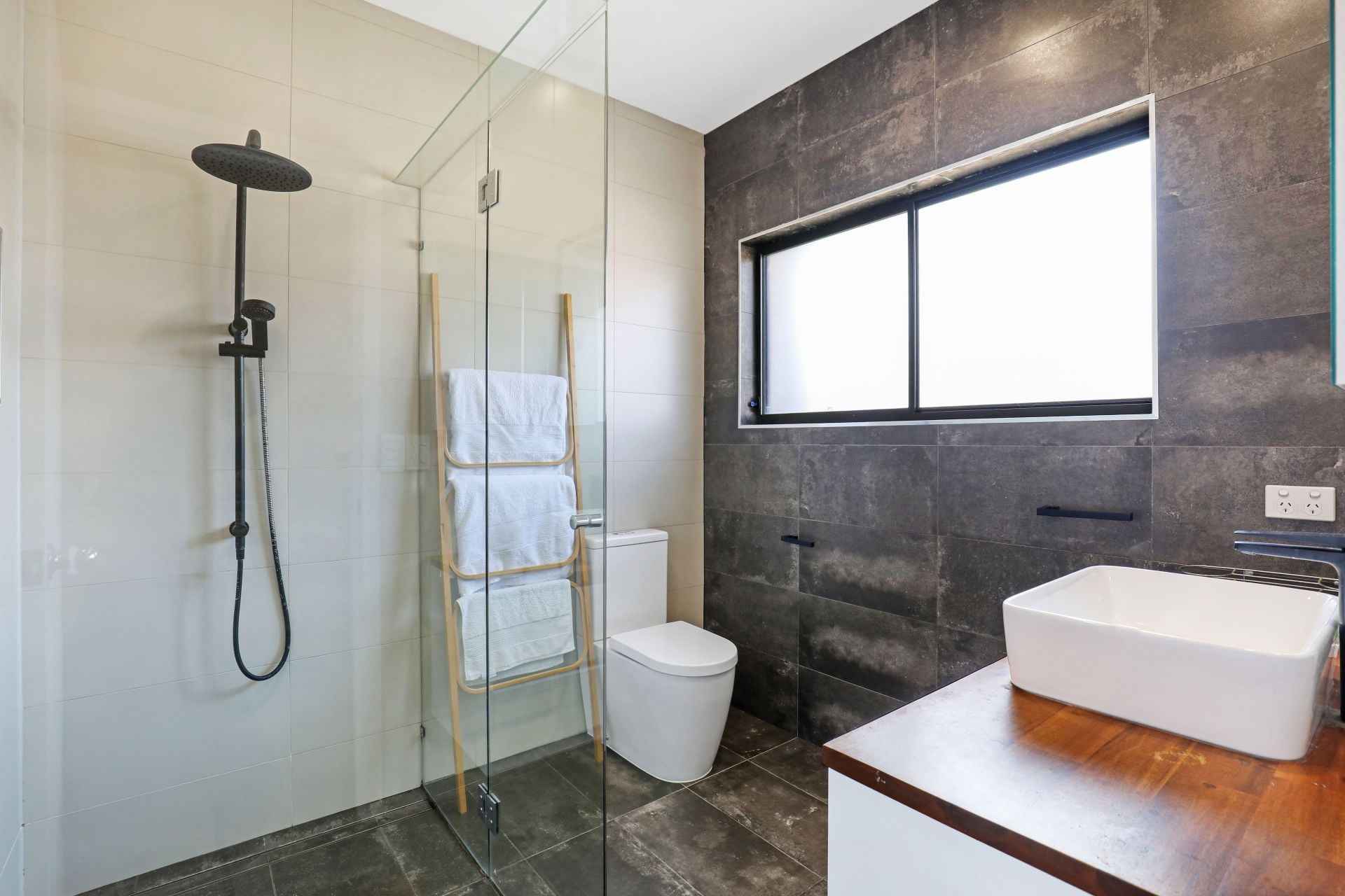 25 Wallace Road, Fernhill, Fernhill - Image 1